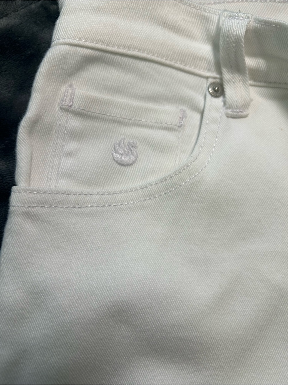 Gloria Vanderbilt White Straight-Leg Jeans - Picture 3 of 4